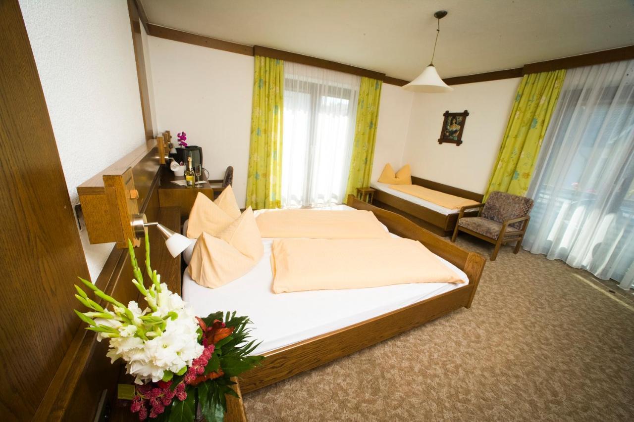 Hotel Landgasthof Zum Schildhauer Halfing Exteriör bild