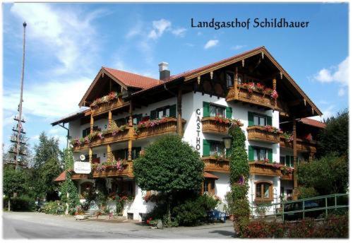 Hotel Landgasthof Zum Schildhauer Halfing Exteriör bild