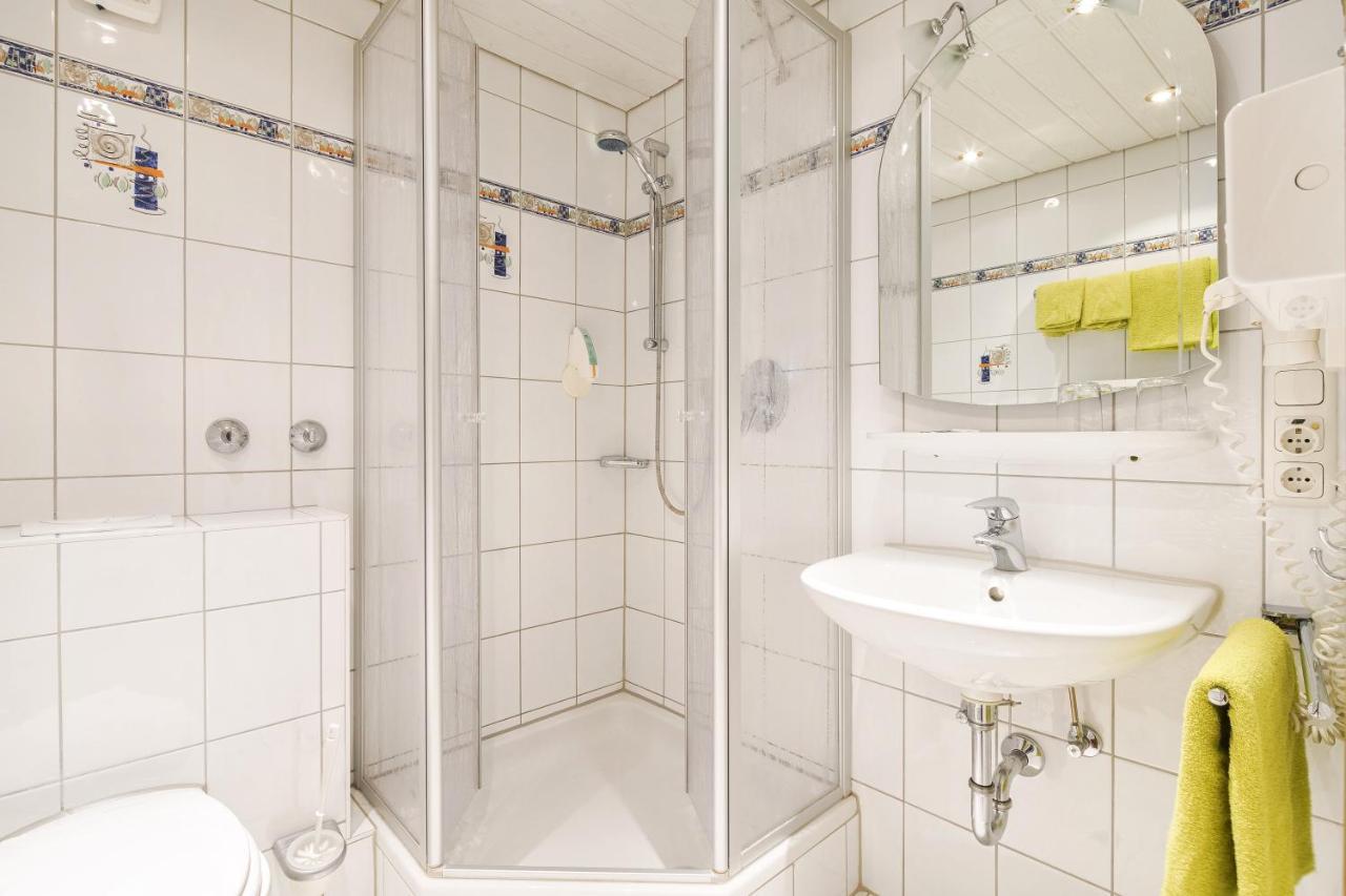 Hotel Landgasthof Zum Schildhauer Halfing Exteriör bild
